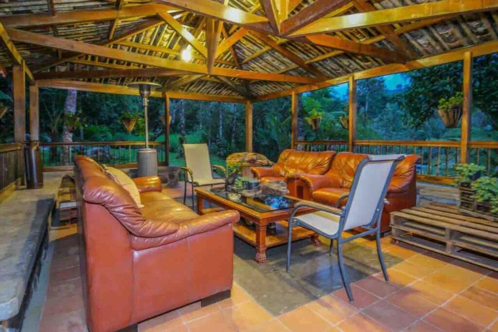 Вилла Finca Punta De Piedra Salento, Quindio Экстерьер фото