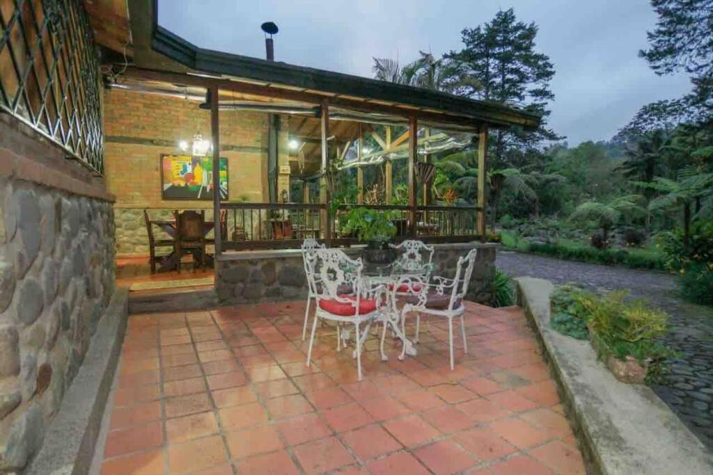 Вилла Finca Punta De Piedra Salento, Quindio Экстерьер фото